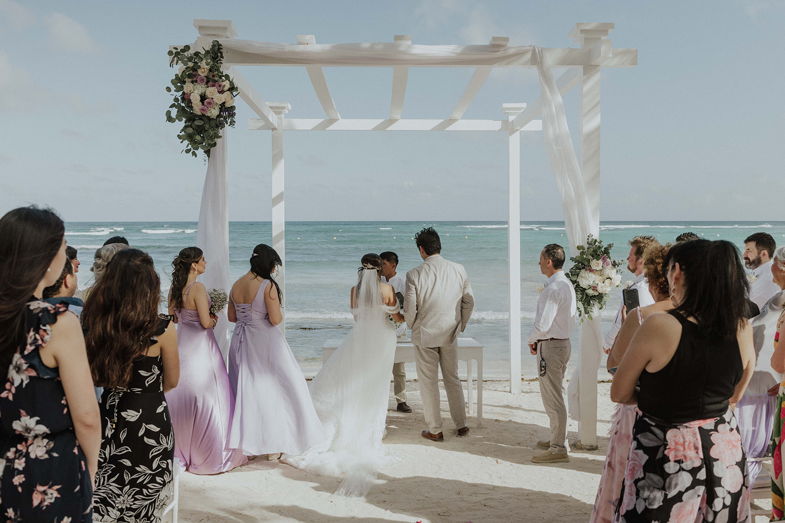 Ceremonia de boda frente al mar en Grand Palladium Riviera Maya, fotografo profesional