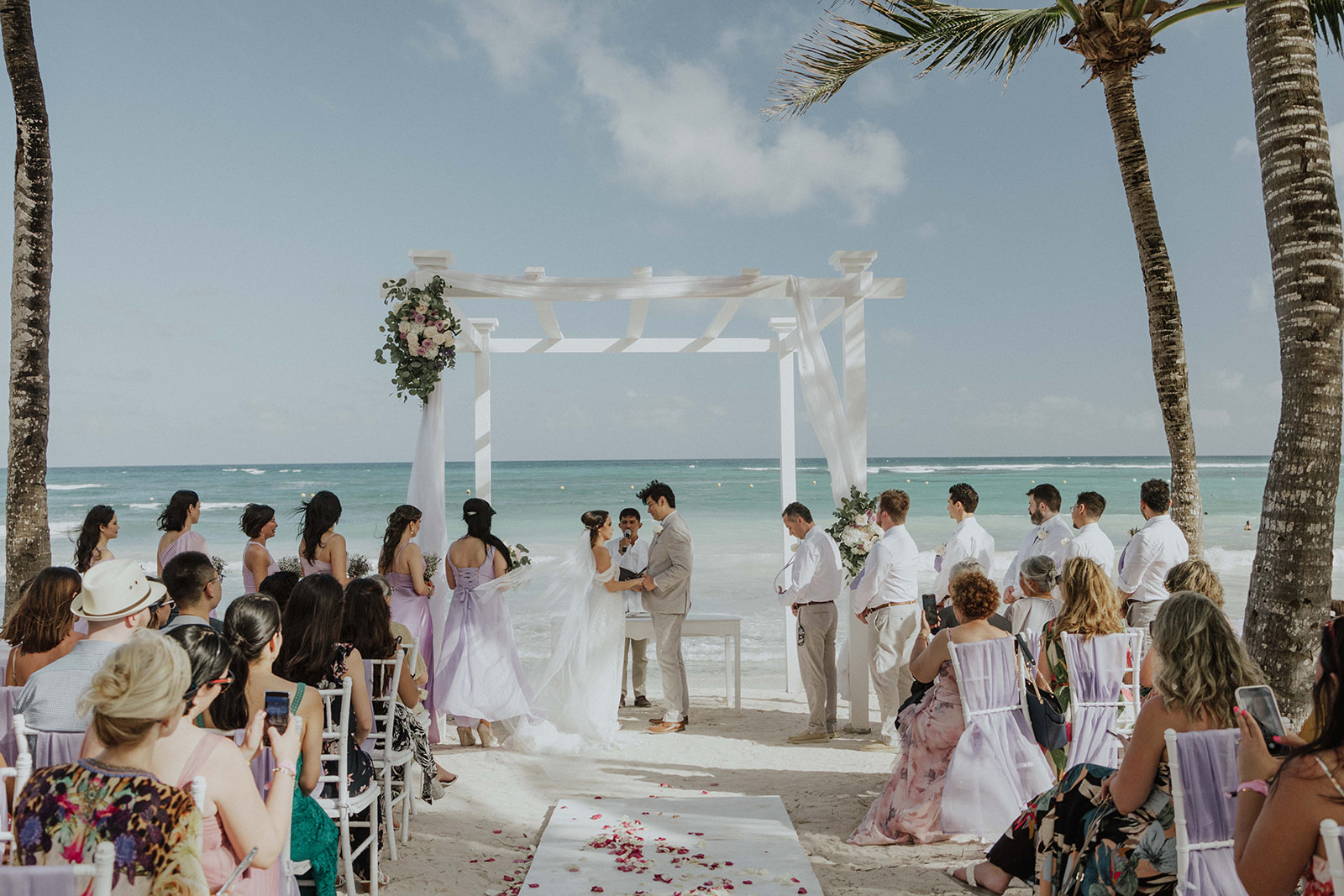 Ceremonia de boda frente al mar en Grand Palladium Riviera Maya, fotografo profesional